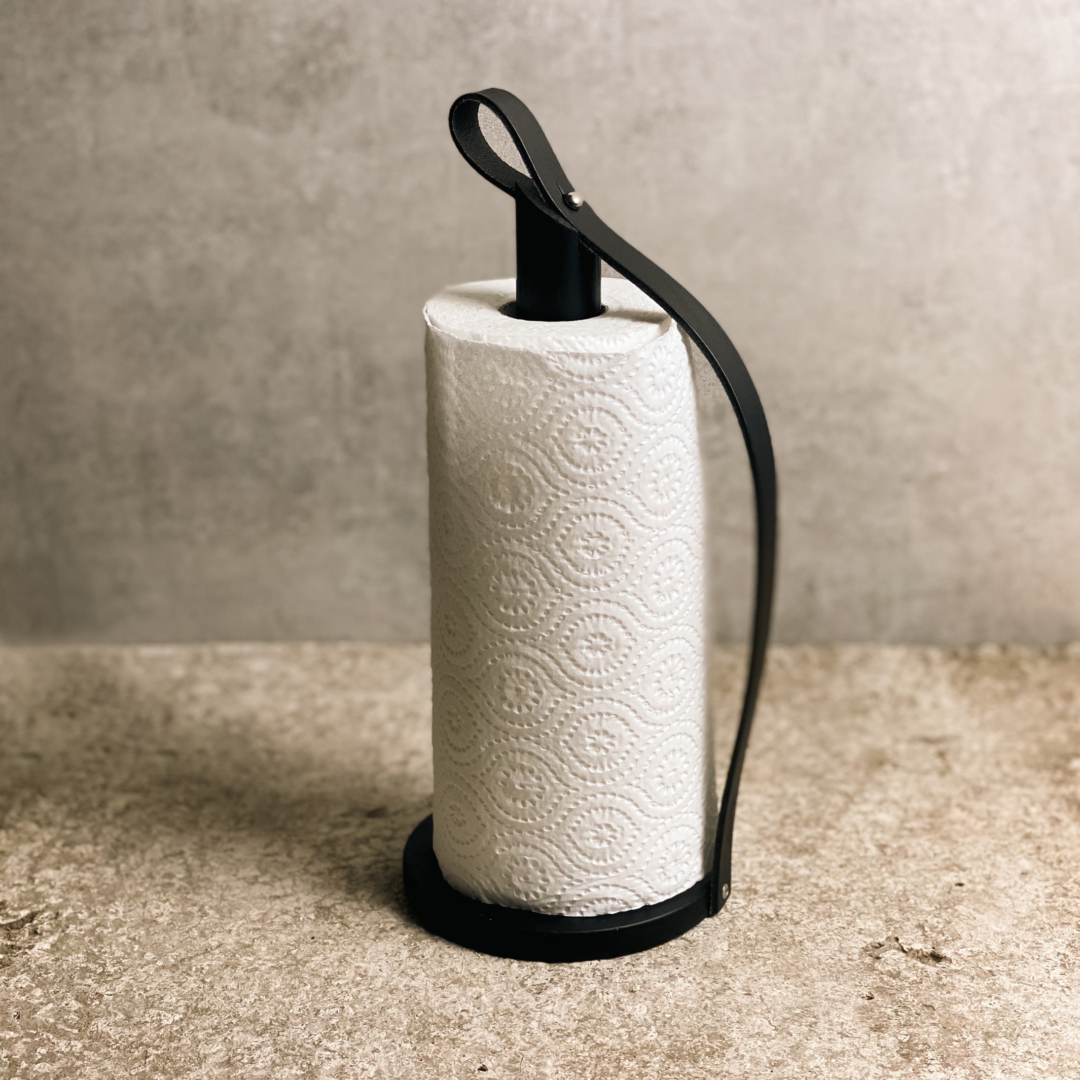 Artistic paper towel holder deals