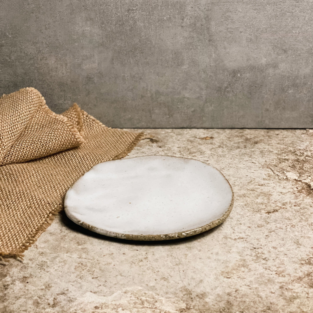 Rustic Slab Plate - Talcum Powder White Medium